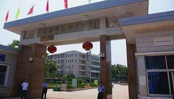 复读毛坦厂中学先交4万 民办 高考工厂 正在拒绝平民子弟